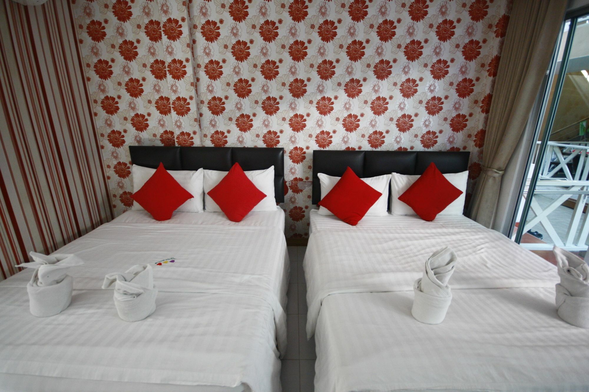 Tawaen Beach Resort Ko Lan Exterior foto